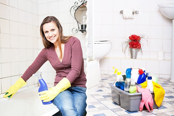 Know how to properly clean a bathroom before moving in.