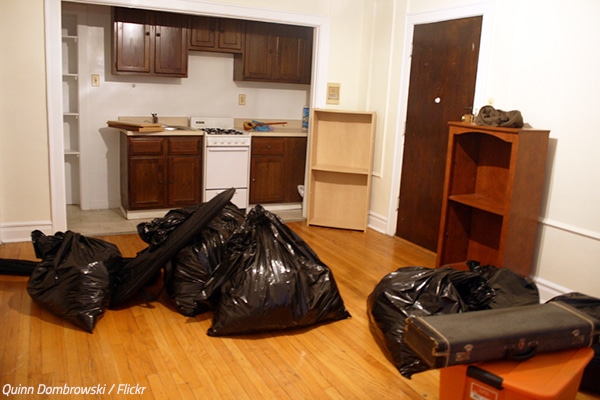 How to use trash bags when moving house