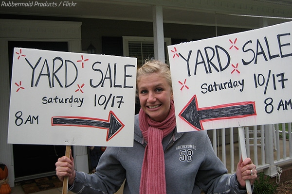 How to advertise a garage sale when moving